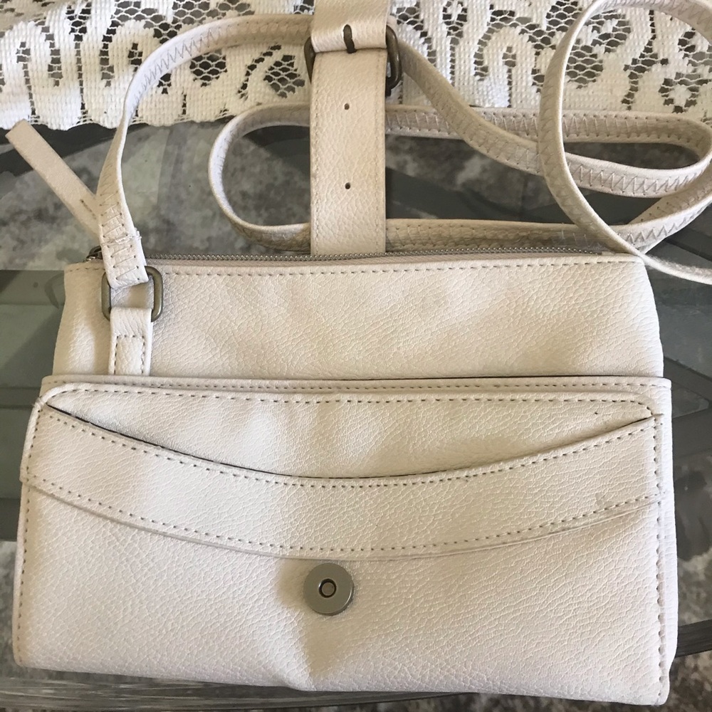 Cream purse